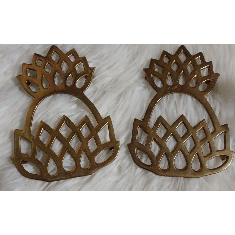 Vintage soild brass pineapple footed trivets